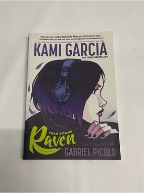 Kami Garcia Teen Titans : Raven